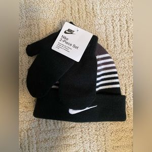 Nike 2 Piece Hat and Glove Set
